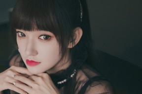 爱游戏官方网站-希腊女篮在欧洲锦标赛中继续豪夺冠军，荣耀传承不息，希腊女球迷