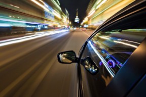 爱游戏中国官方网站平台-拉恩：凭借极快的速度和巧妙的变向，他让全黑队的进攻更加灵动